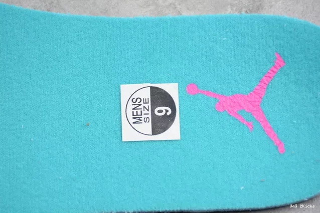 3504 Jordan Air South Minimalist Mid 272 1 852542- Beach 0825
